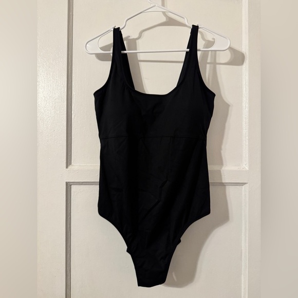 Fabletics Sunset Scoop One-Piece Swimsuit Large - Picture 5 of 8